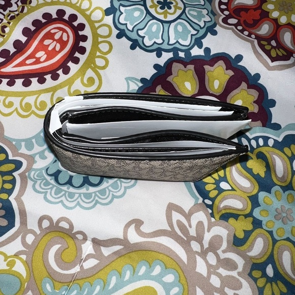 Michael Kors Wallet - Picture 3 of 7